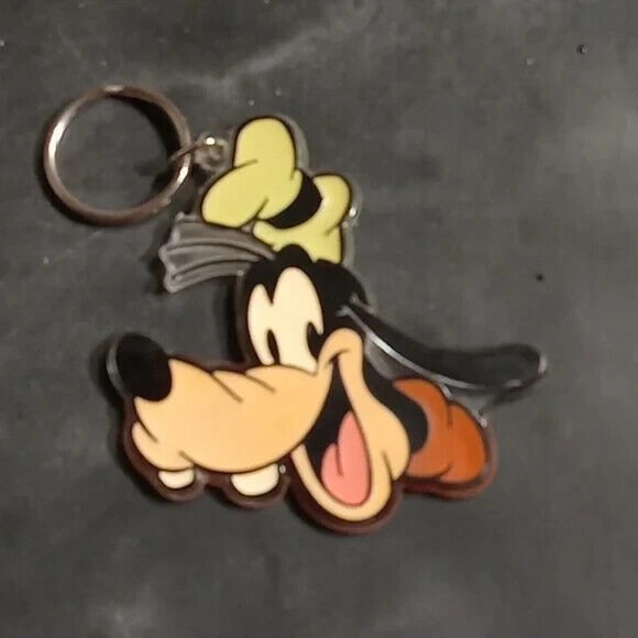 Disney Goofy plastic Keychain * - Picture 1 of 3